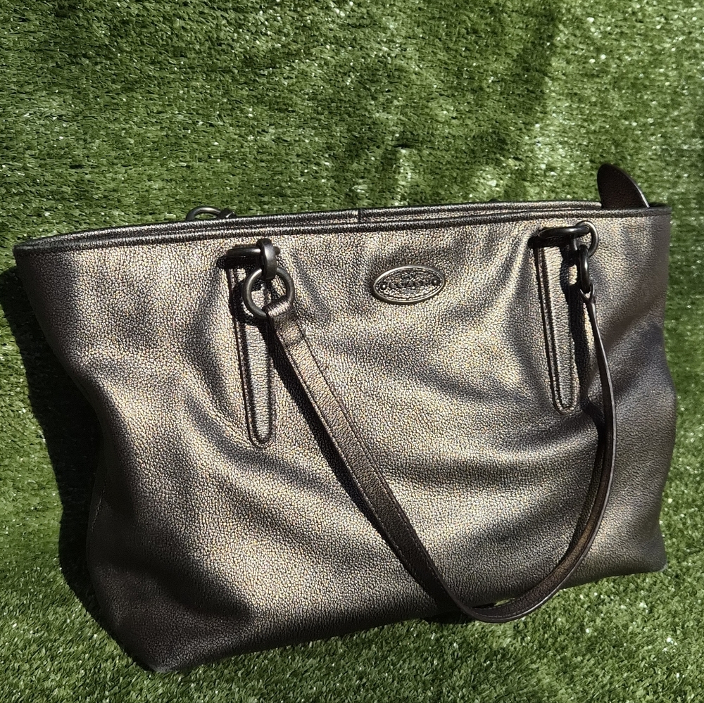 Coach 33961 Chicago Ellis Metallic  Bronze Leather Tote Purse Bag Vintage 2000s